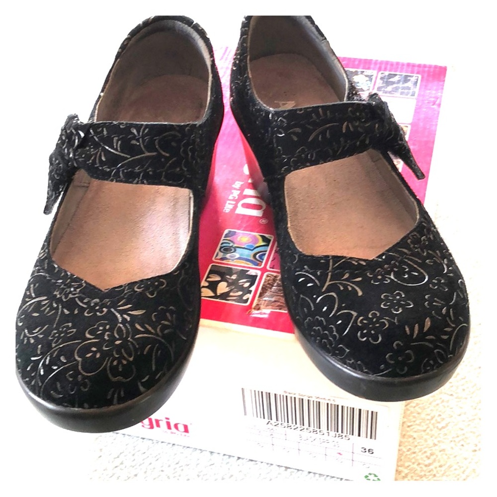 Algeria Women’s Shoes